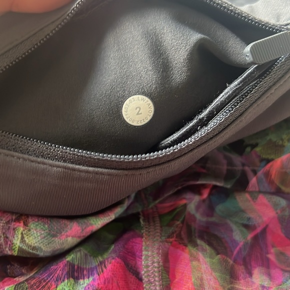 Lulu Shorts - Picture 3 of 4